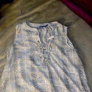 Apt 9 sleeveless shirt
